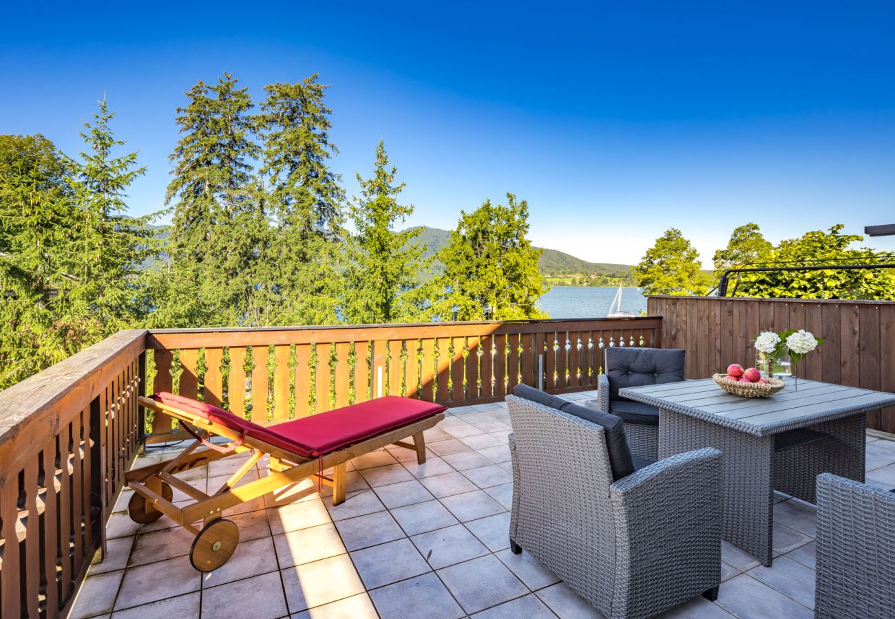 Apartment in Gmund am Tegernsee - Ferienwohnung Tegernsee-Blick mit Bergblick