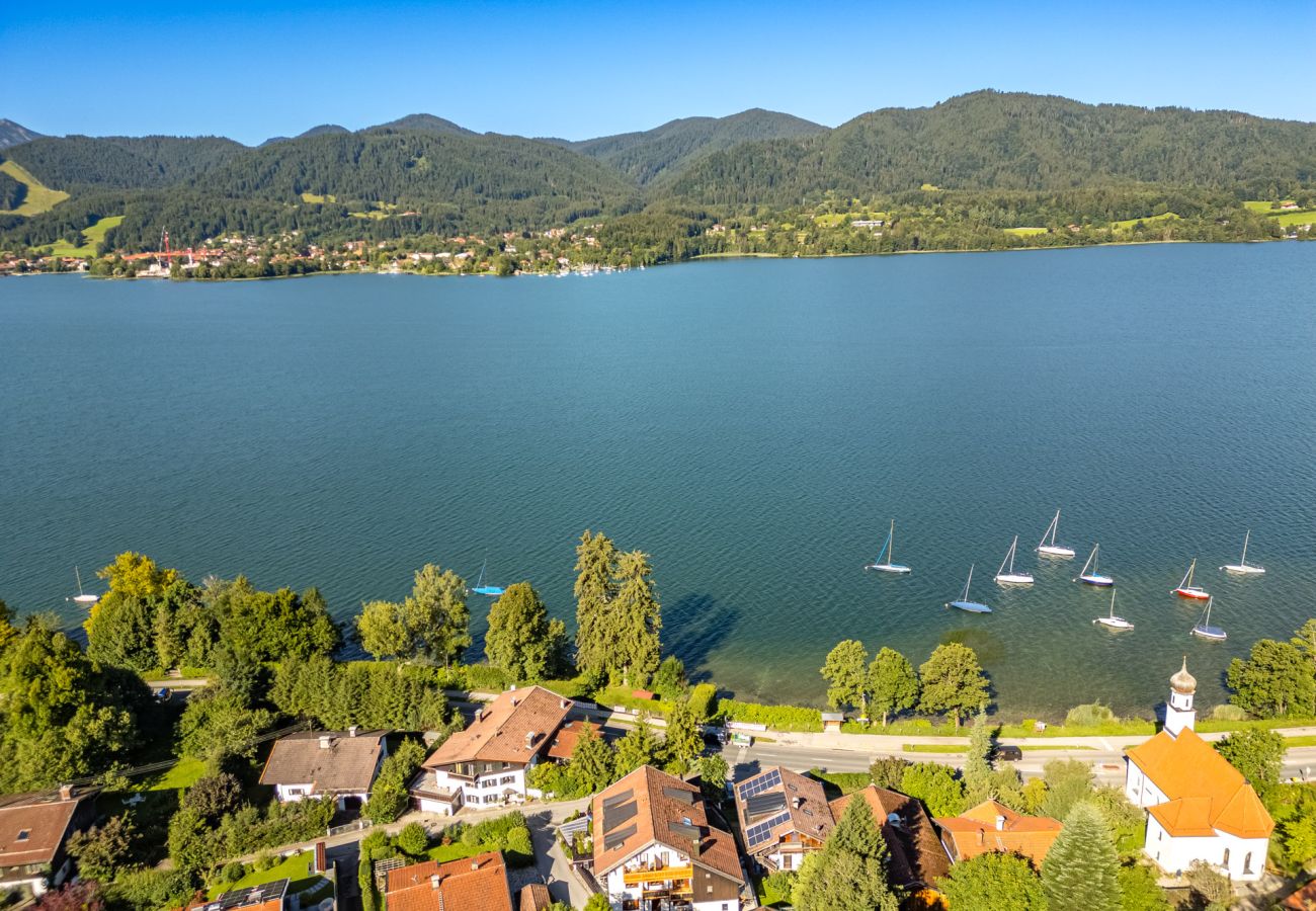 Apartment in Gmund am Tegernsee - Ferienwohnung Tegernsee-Blick mit Bergblick