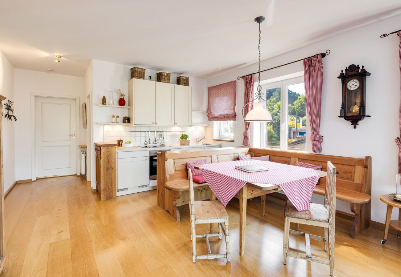 Ferienwohnung in Gmund am Tegernsee - Ferienwohnung Tegernsee-Blick mit Bergblick